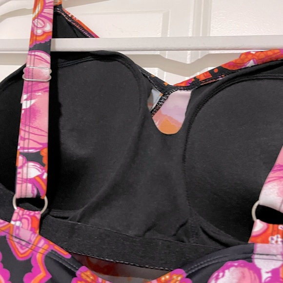 Never worn bathing suit top like new lined soft padded bra - Picture 6 of 6